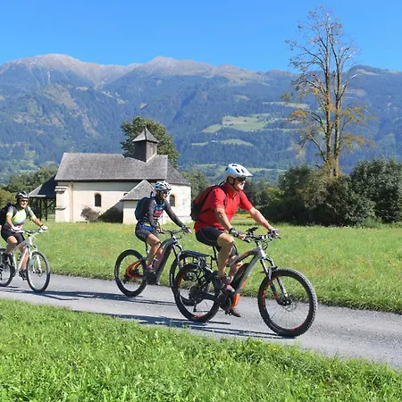 Semesterbostad Haus Lurnfeld *